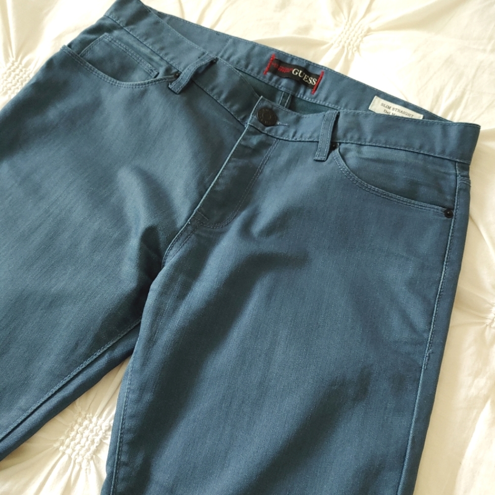 Guess wet feel slate blue slim straight del mar fit jeans. Size 32×30